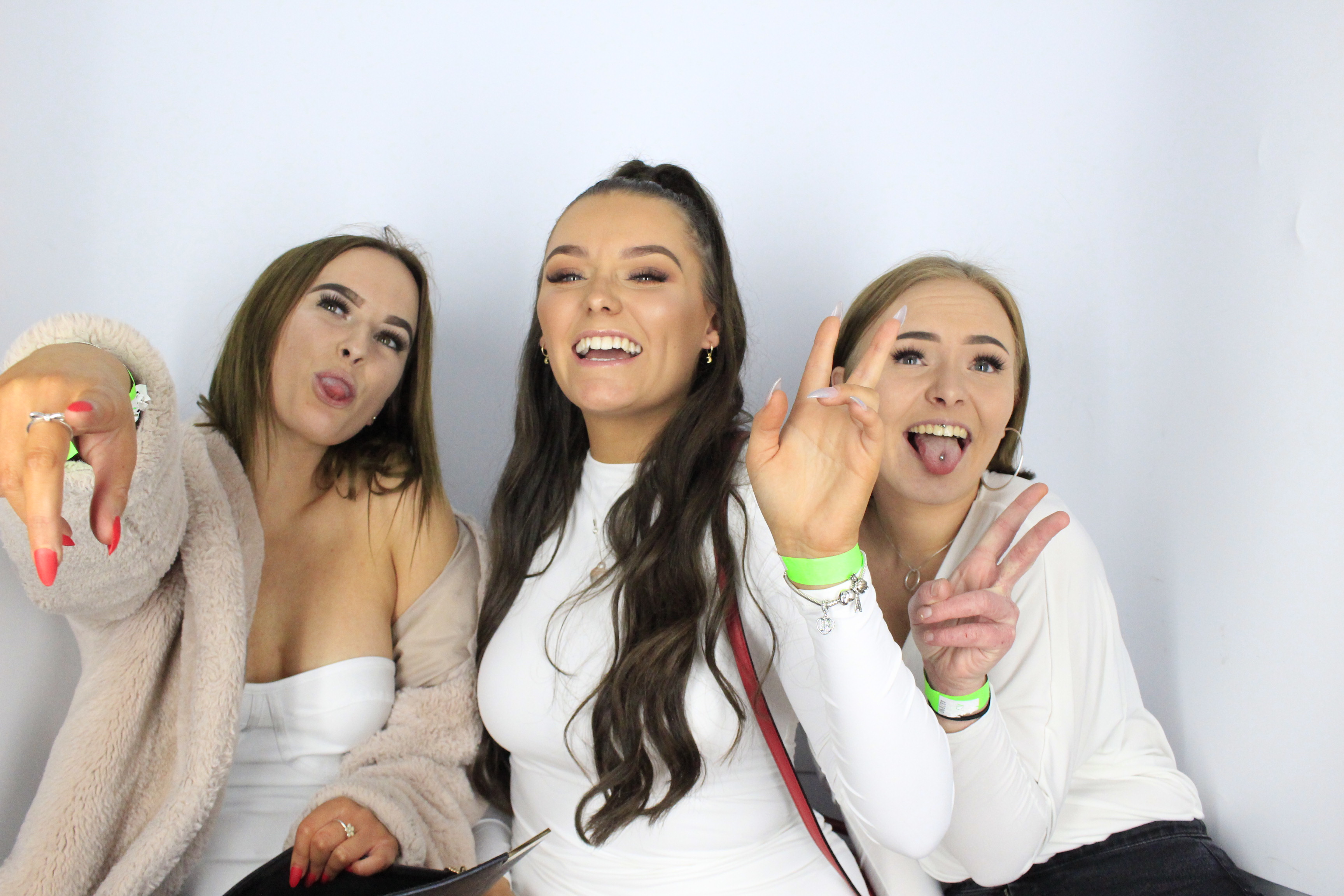 Issy & Alice's 18th Birthday Party | View more photos from the event at gallery.myphotoboothexperience.co.uk/u/MyPhotoBoothExperienceLtd/Issy-Alices-18th-Birthday-Party